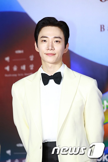 lễ trao giải Baeksang Arts Awards ảnh 10 le trao giai Baeksang Arts Awards anh 10