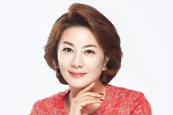 Nu dien vien ganh khoan no 1,3 trieu USD sau 3 lan ly hon hinh anh