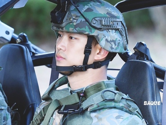 Vi sao nam than tuong tu bo quoc tich My duoc khan gia ca ngoi? hinh anh