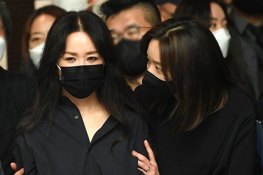 25.000 nguoi theo doi tang le nu dien vien Kang Soo Yeon hinh anh