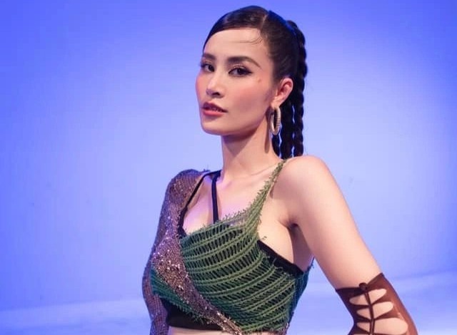 Dong Nhi bi chi trich vi thai do voi fan hinh anh