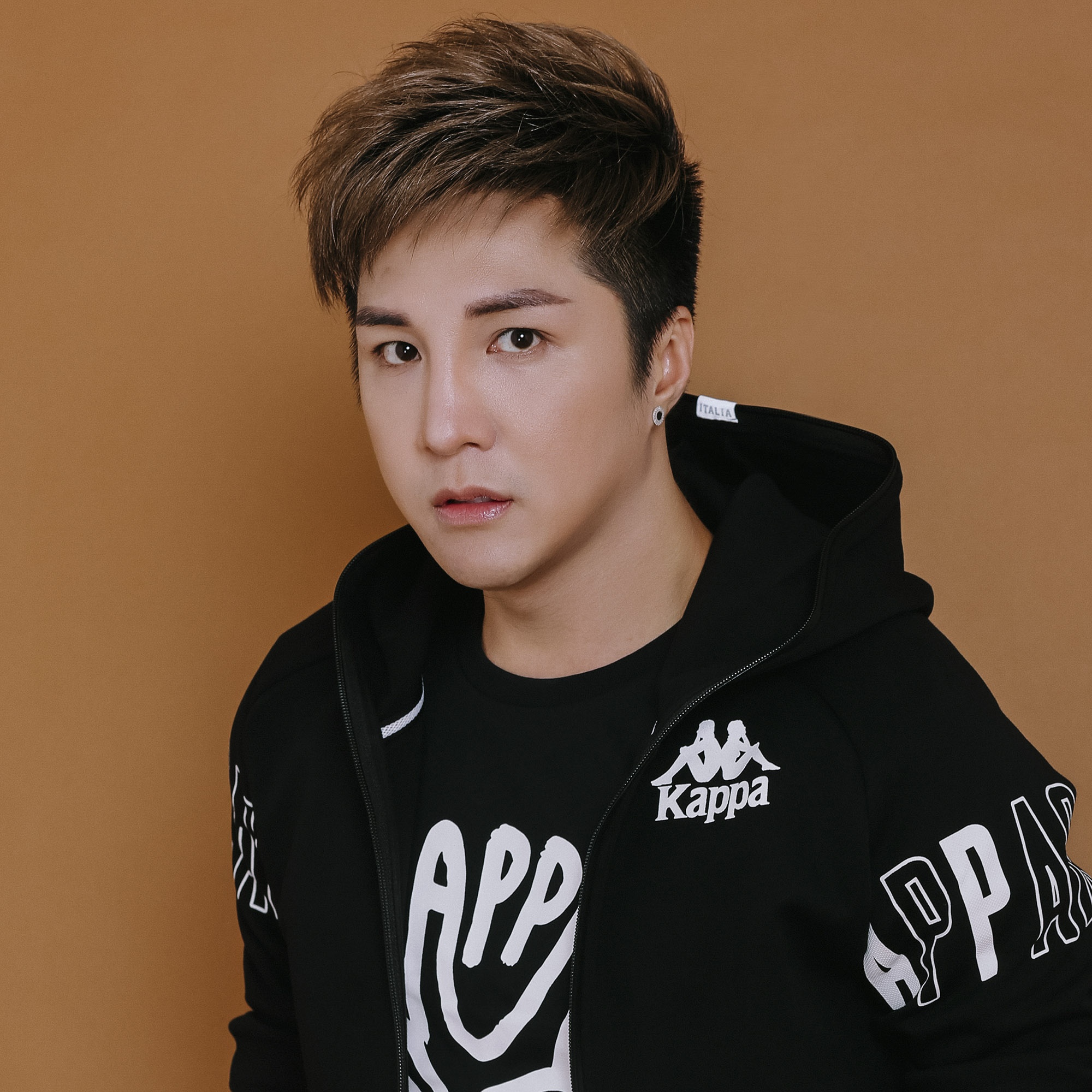 Lam Chan Khang bi kien anh 2