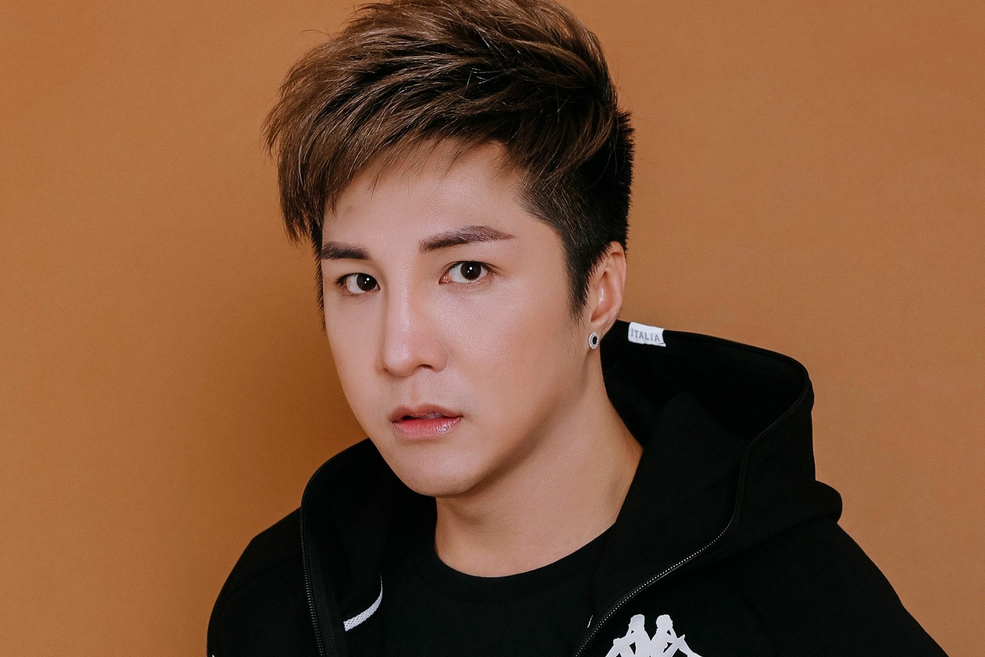 Lam Chan Khang bi kien hinh anh