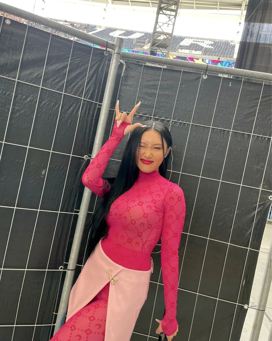 Hwasa mặc đồ xuyên thấu ảnh 1 Hwasa mac do xuyen thau anh 1