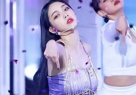 Nam sinh quay roi nhom aespa bi xu phat hinh anh