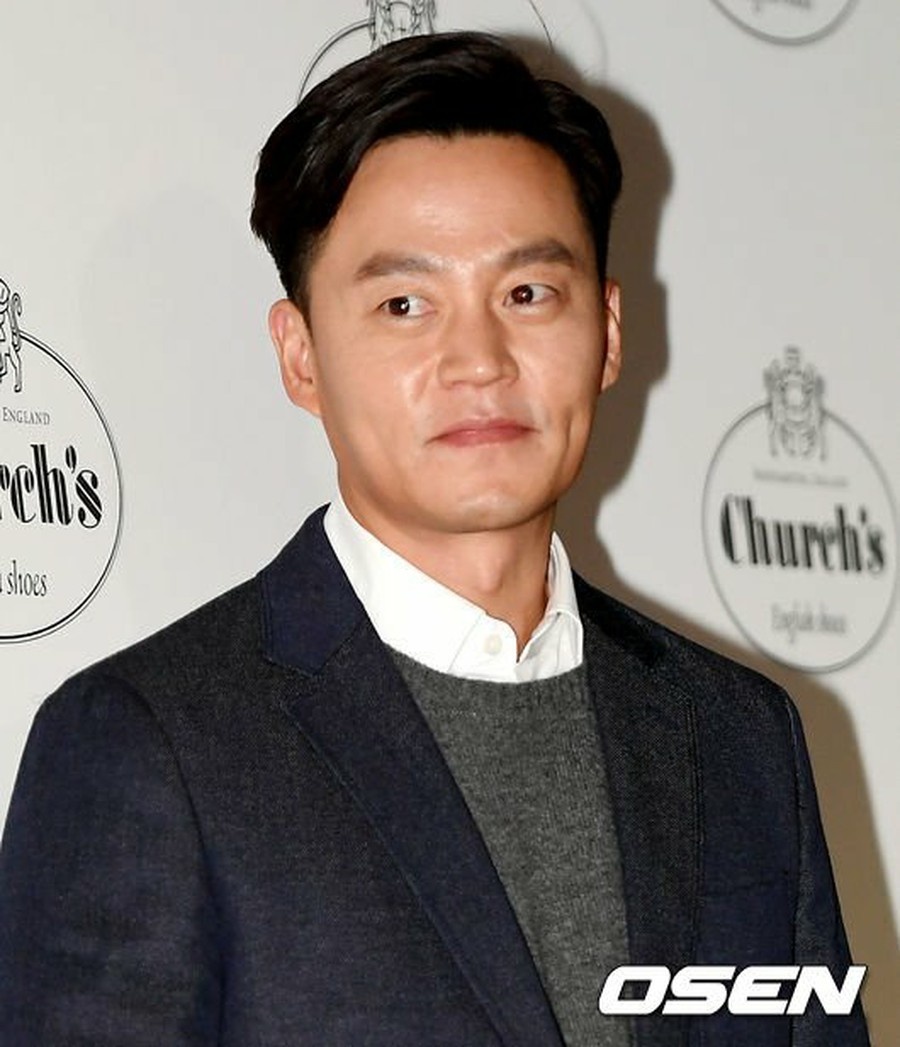 Jamie Lee Curtis bắt Lee Seo Jin cầm túi ảnh 2 Jamie Lee Curtis bat Lee Seo Jin cam tui anh 2