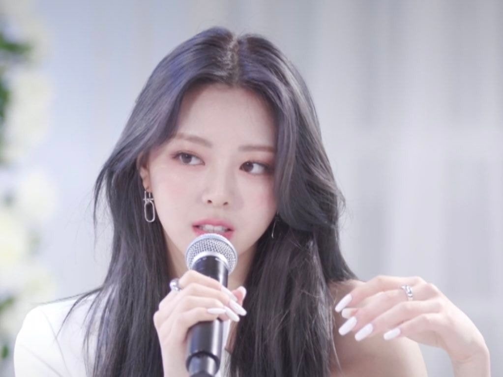Yuna ITZY ảnh 13 Yuna ITZY anh 13