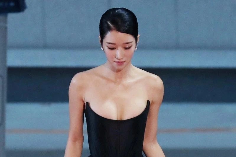 Khan gia chi trich canh phim 19+ cua Seo Ye Ji hinh anh