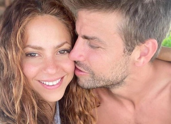 Gerard Pique ngoai tinh voi co gai 20 tuoi hinh anh