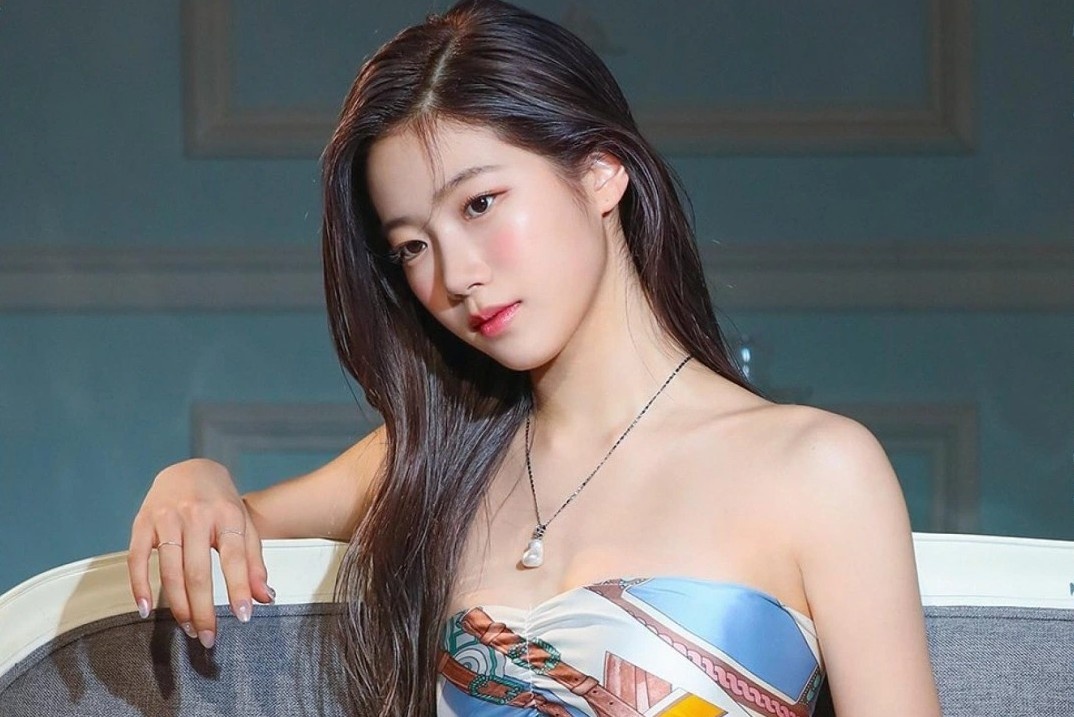 Kpop 2022 hon loan va lon xon hinh anh