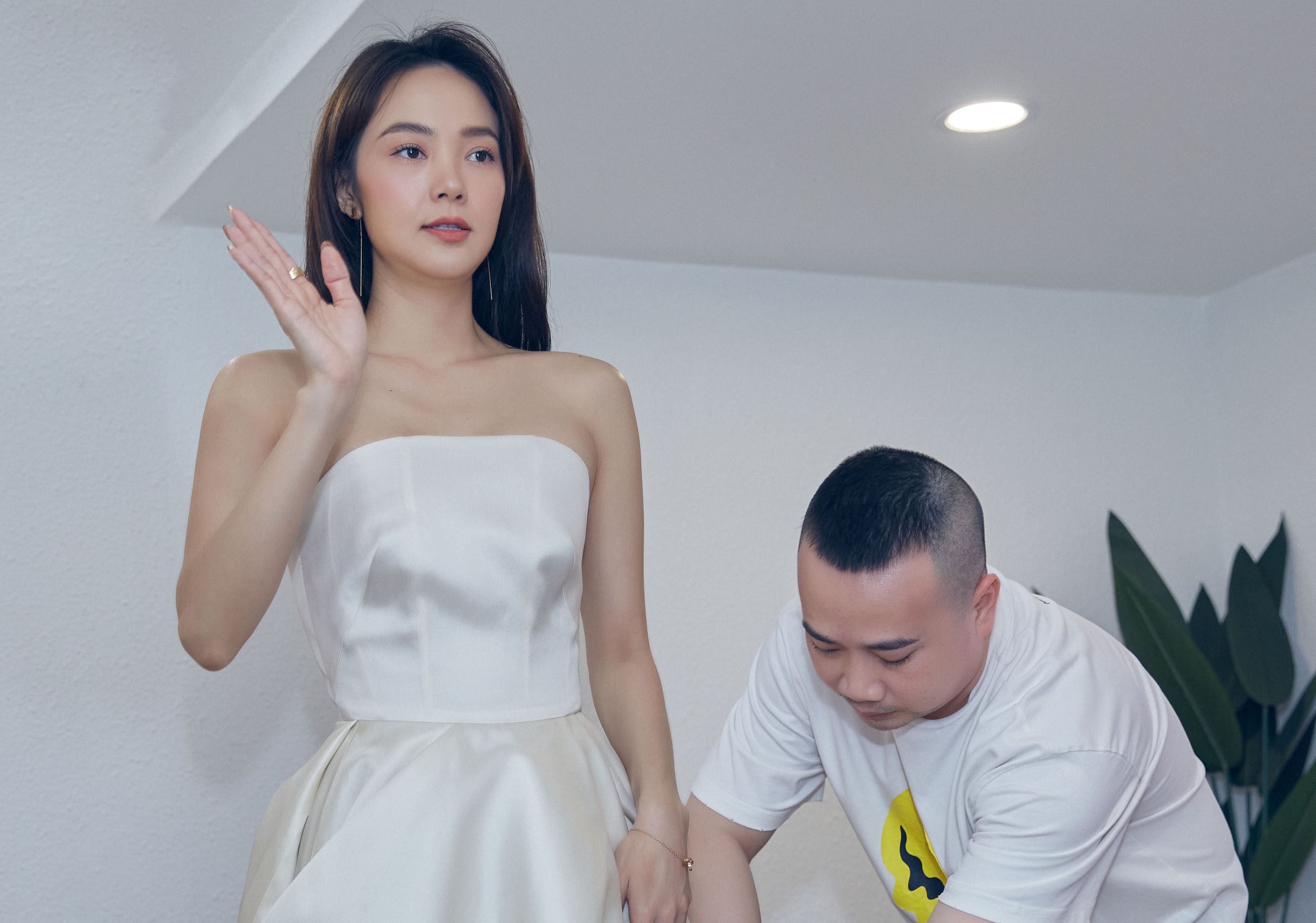 Minh Hang thue dan ve si, giau kin noi to chuc le cuoi hinh anh