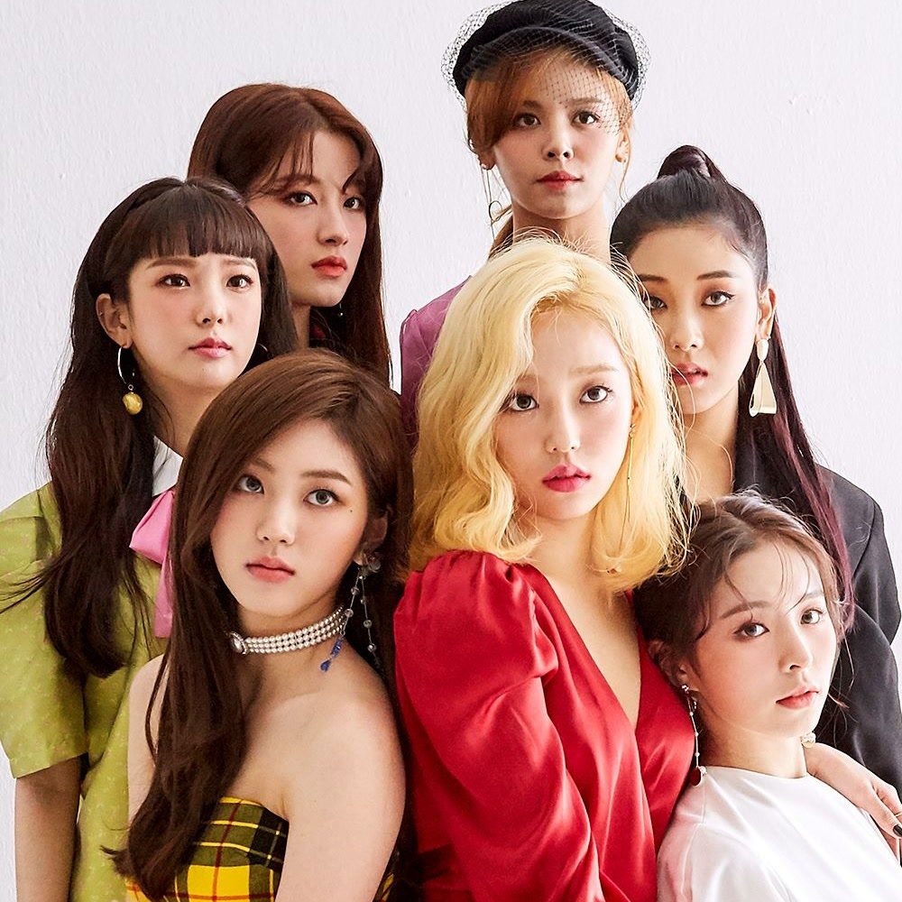 CLC bị ép mặc đồ hở ảnh 5 CLC bi ep mac do ho anh 5