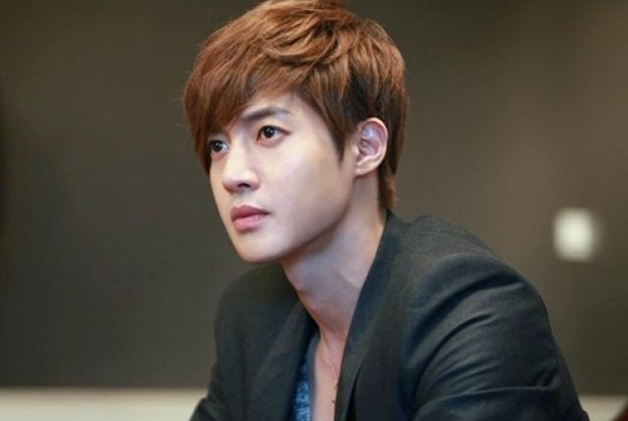 Kim Hyun Joong ket hon anh 1
