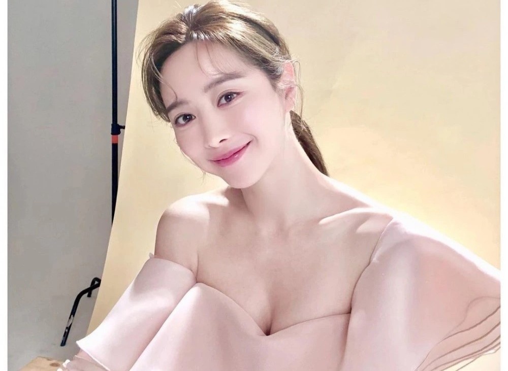 Sao nu thuong xuyen bi che nhan sac hinh anh