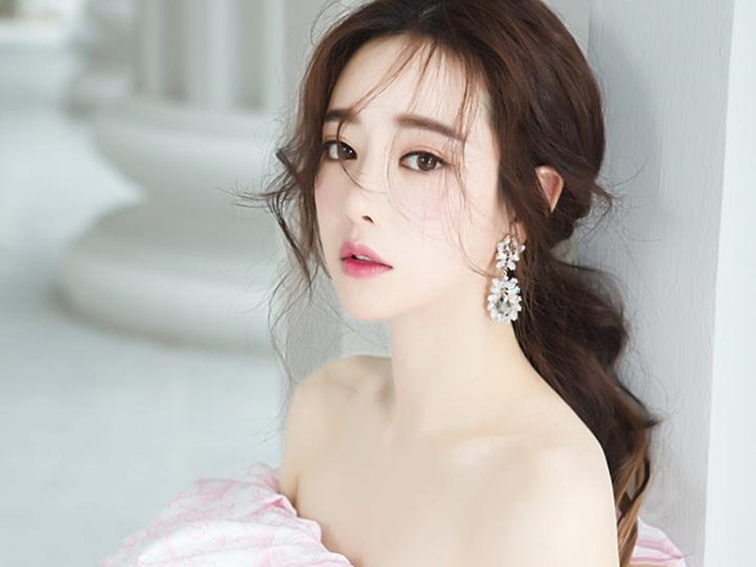 Hong Soo Ah phau thuat tham my anh 1