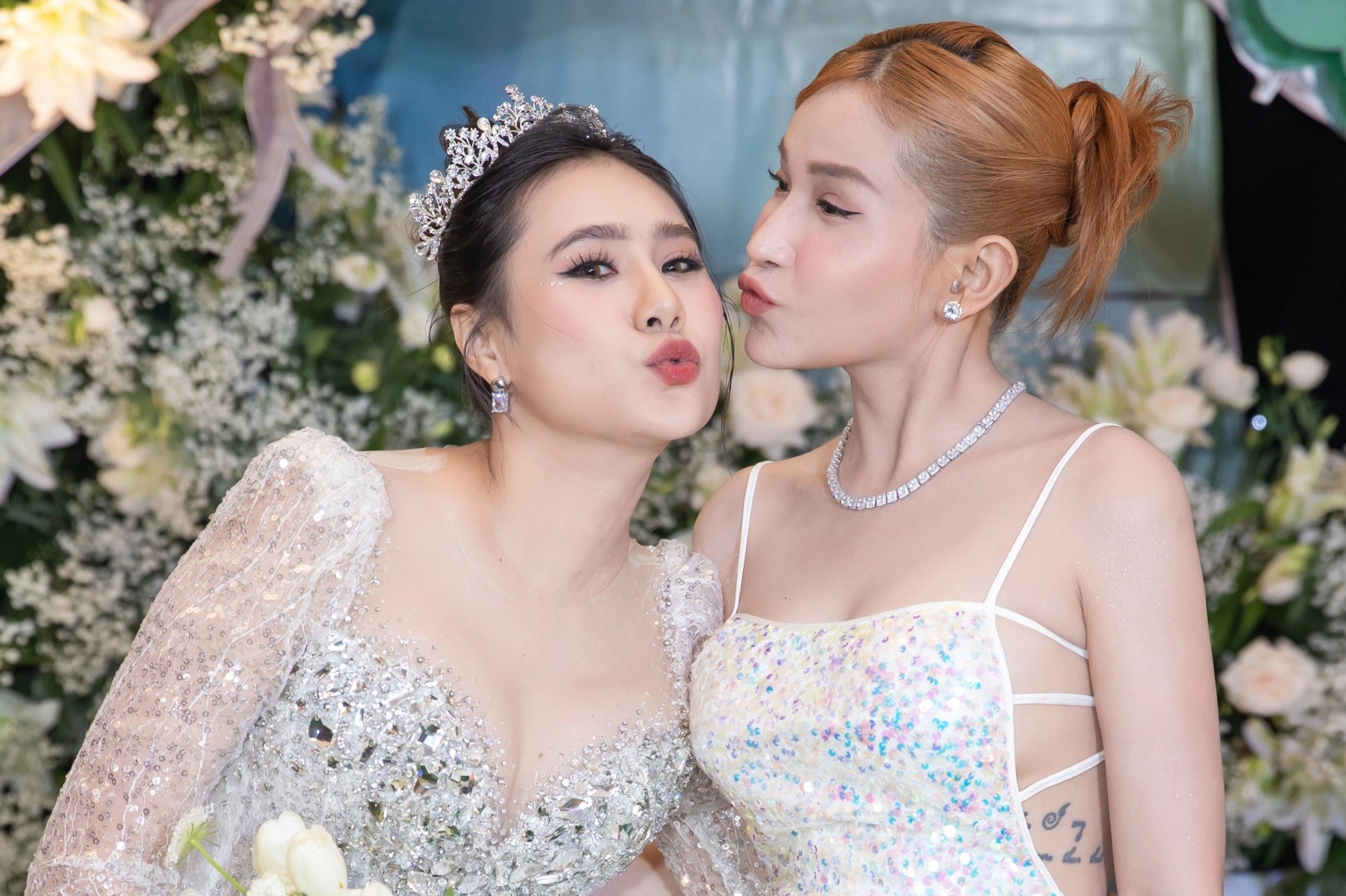 Dan sao du le cuoi Ho Bich Tram hinh anh