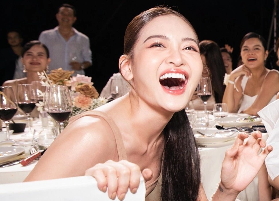 Anh hau truong hon le Minh Hang hinh anh