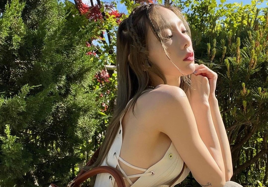 Sao Han chuong trang phuc cat xe, ho lung hinh anh