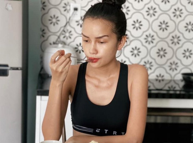 Anh doi thuong cua tan Hoa hau Ngoc Chau hinh anh