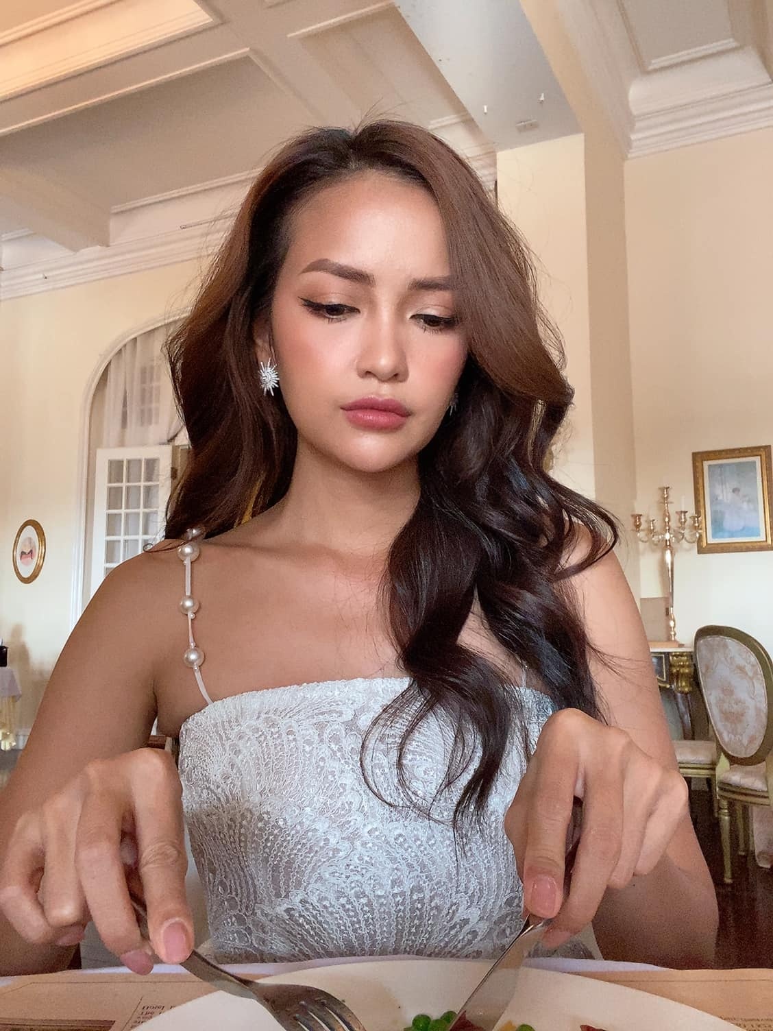 Hoa hậu Hoàn vũ Ngọc Châu ảnh 1 Hoa hau Hoan vu Ngoc Chau anh 1