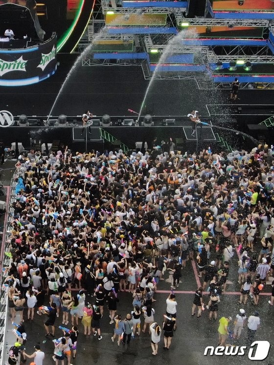 Bibi Waterbomb Seoul 2022 anh 4