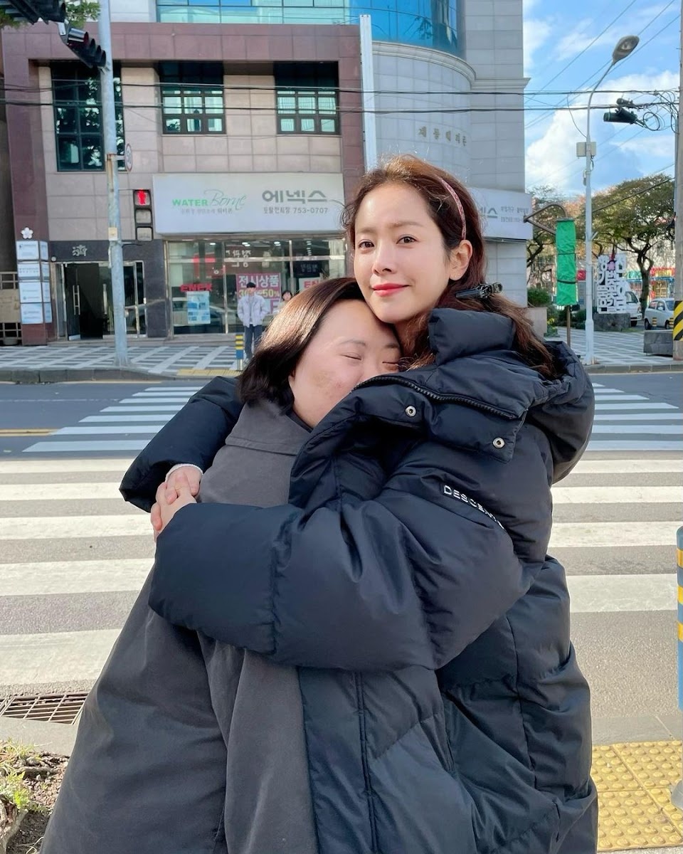 dien vien mac hoi chung Down anh 3