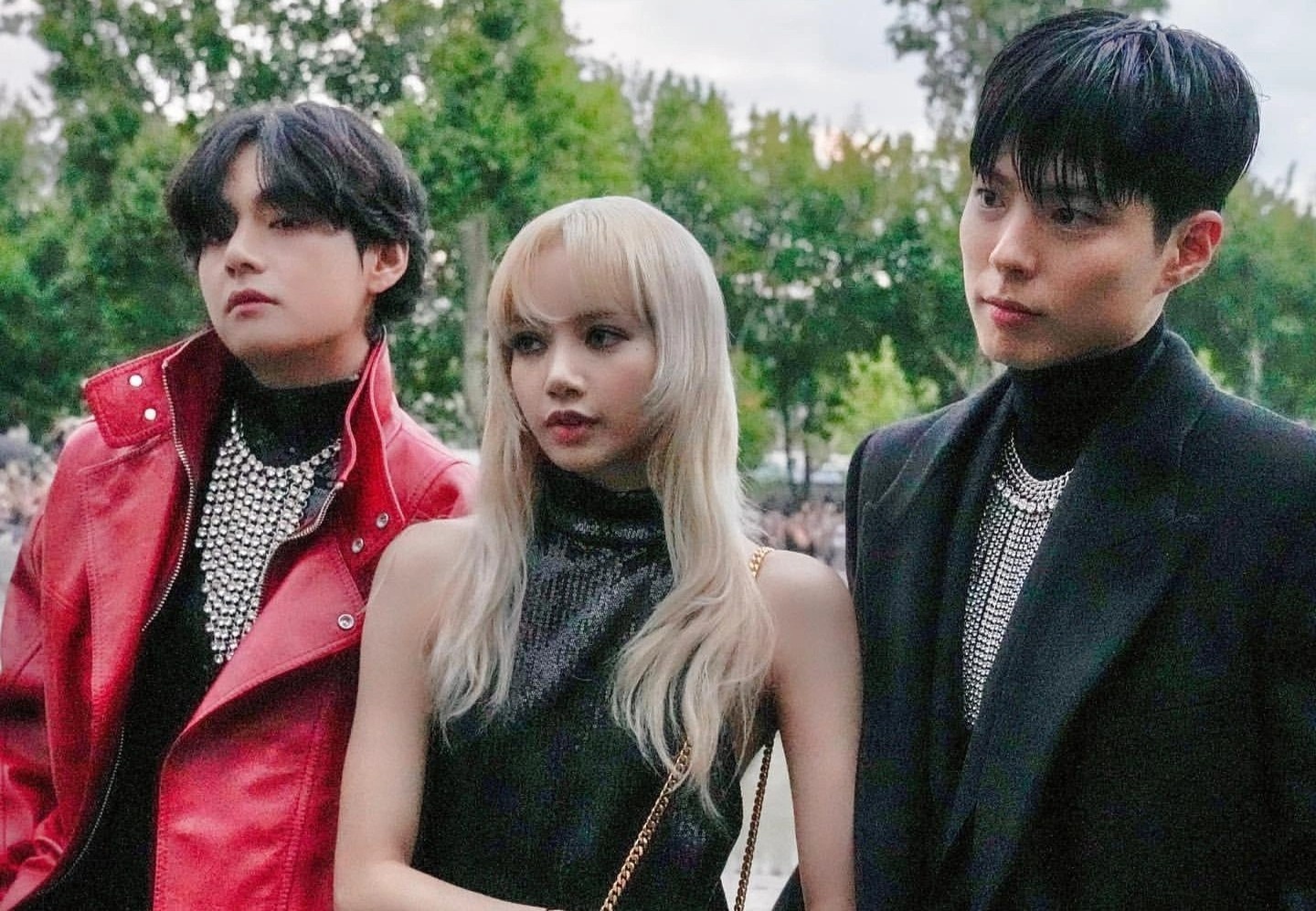 So phan BTS khi tam tan ra hinh anh