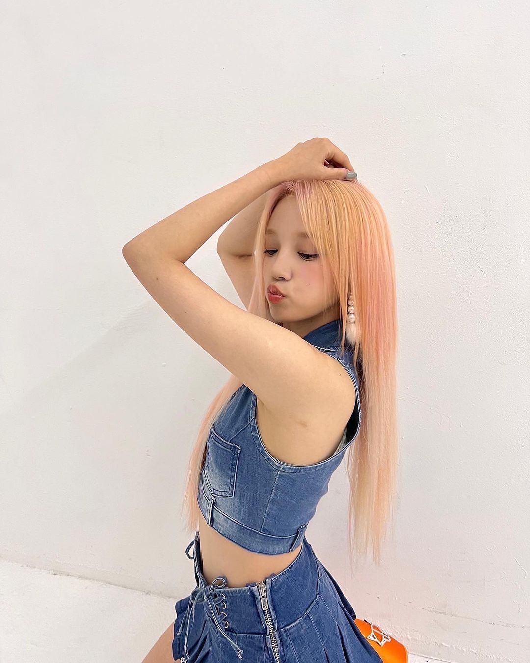 Yuqi mặc hở hang ảnh 2 Yuqi mac ho hang anh 2