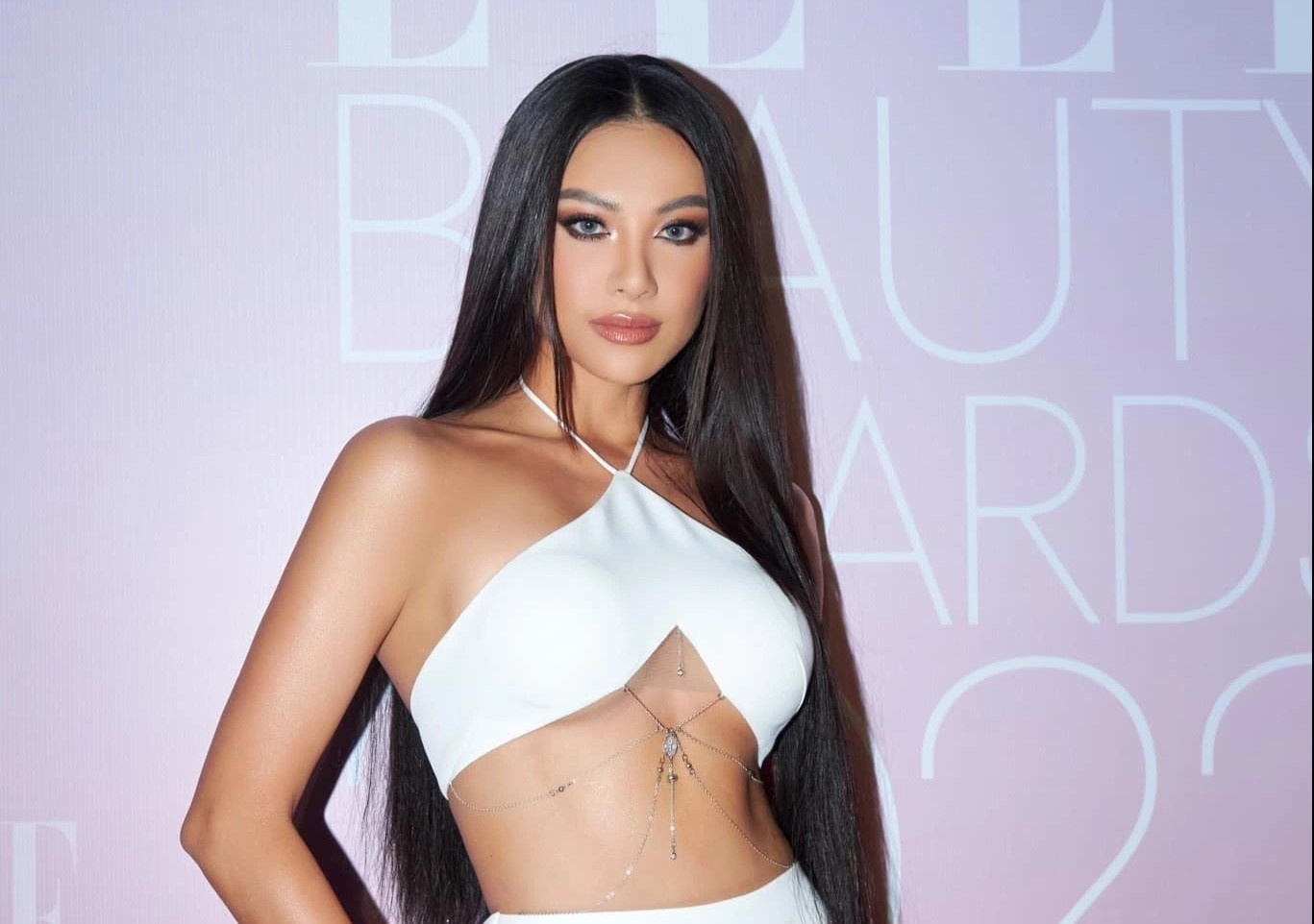 A hau Kim Duyen xin loi vi tra loi Doraemon cua Disney hinh anh