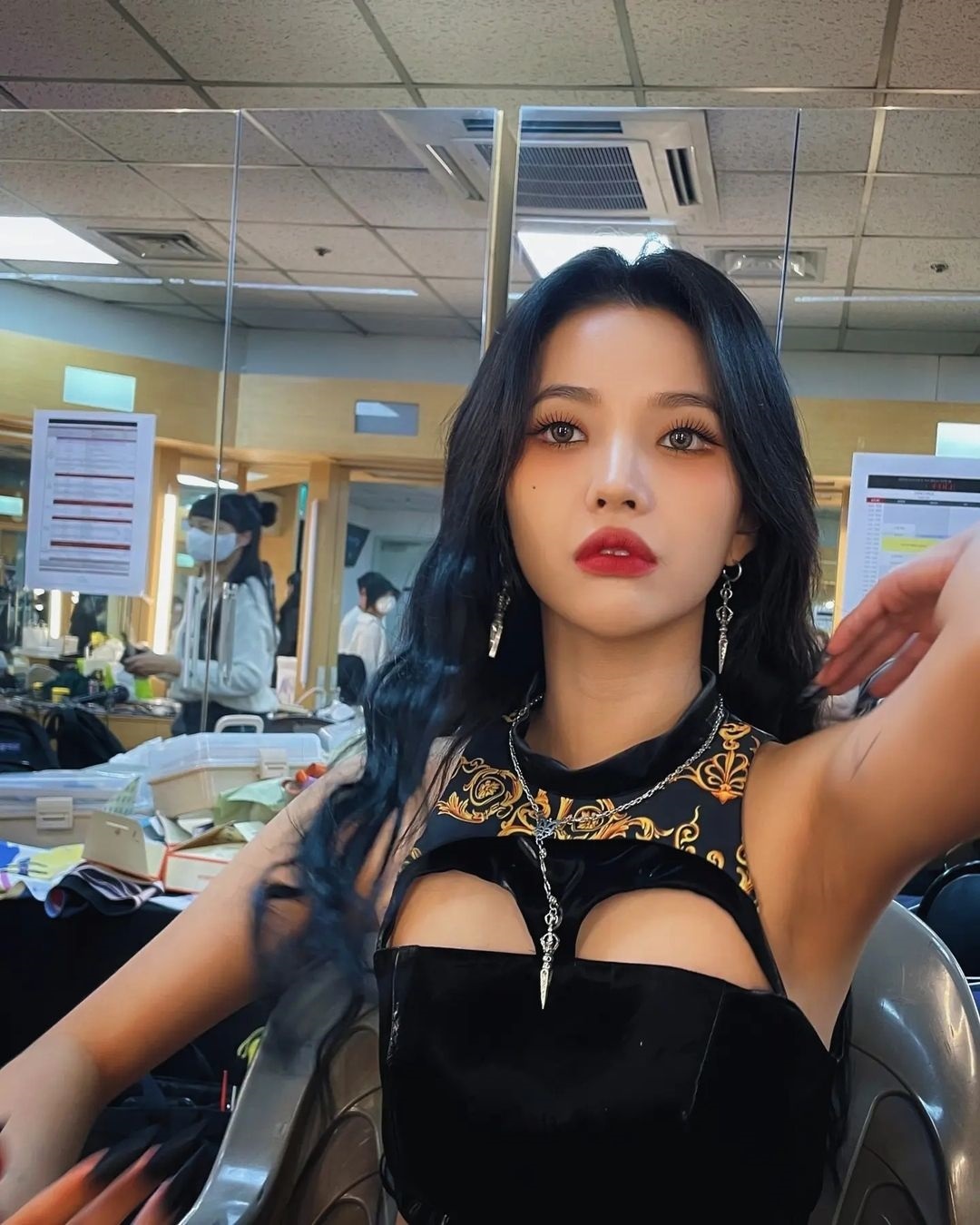 Soyeon gay tranh cai anh 11