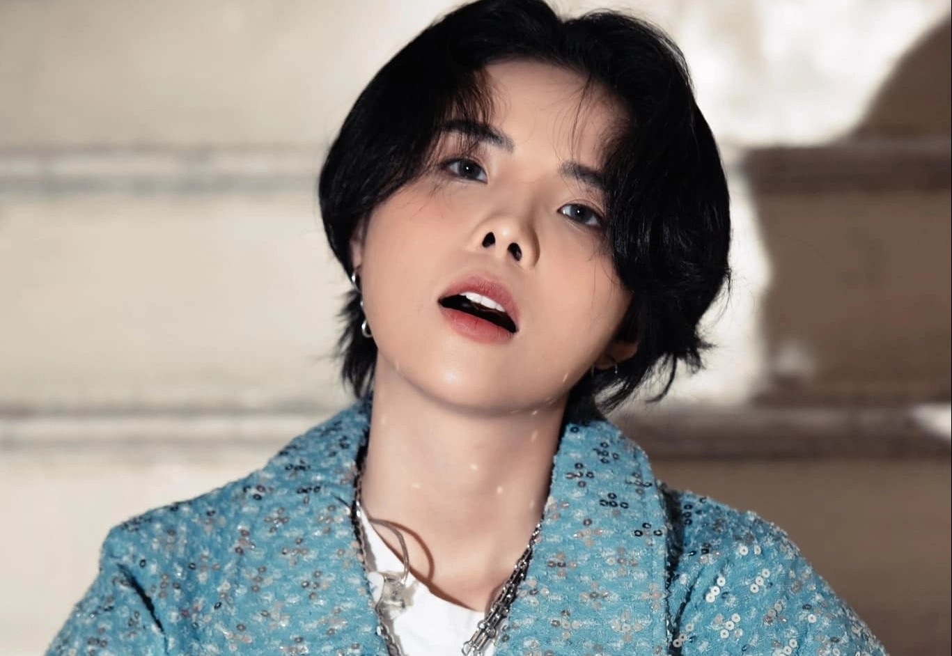 Vu Cat Tuong truoc khi cong khai xu huong tinh duc hinh anh