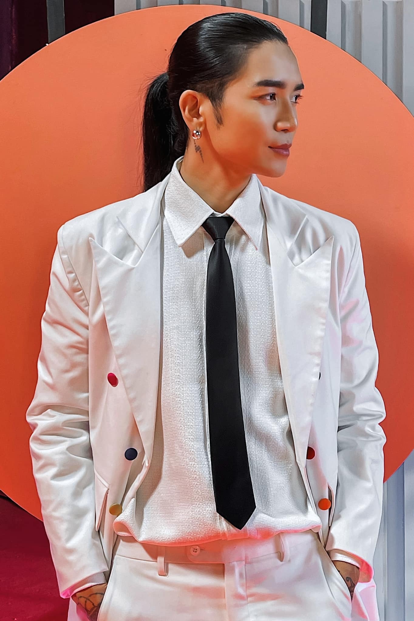 nghệ sĩ việt thuộc LGBT ảnh 8 nghe si viet thuoc LGBT anh 8