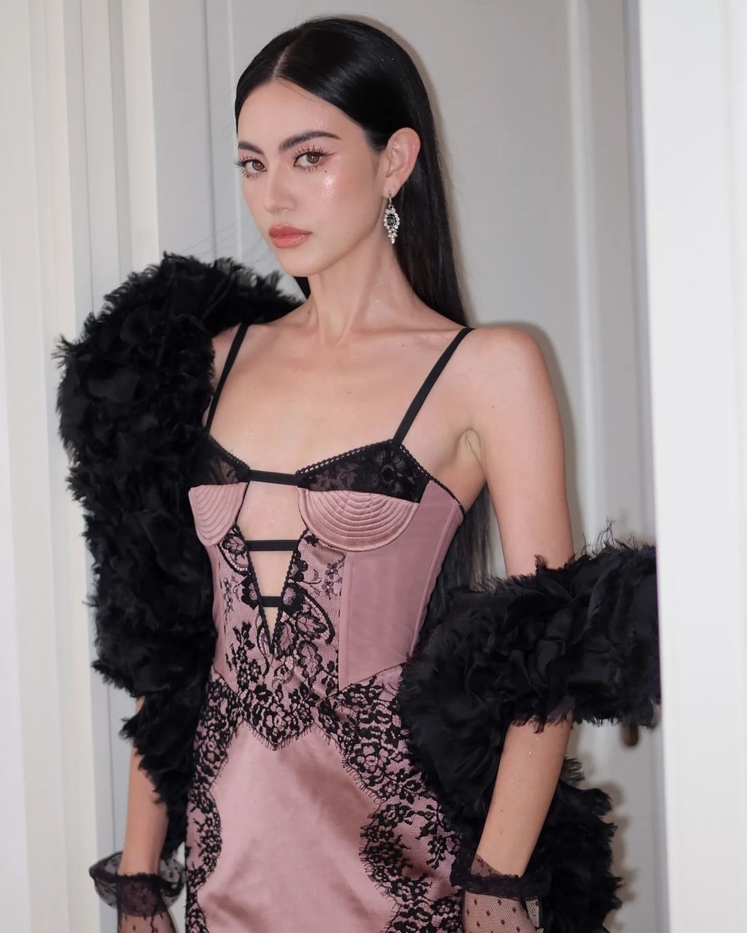 Mai Daivika vòng eo 55 ảnh 9 Mai Daivika vong eo 55 anh 9