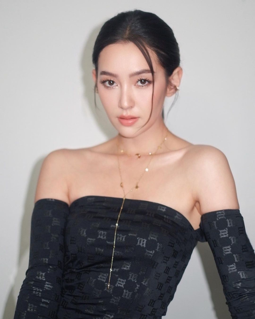 Bella
Ranee ảnh 3 Bella
Ranee anh 3