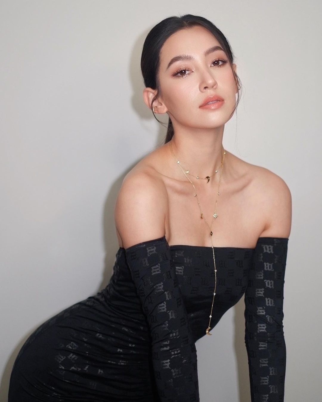 Bella
Ranee ảnh 4 Bella
Ranee anh 4