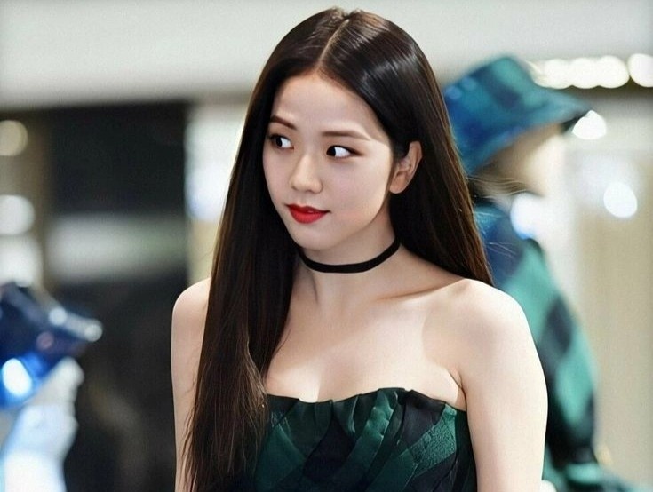 Jisoo (BlackPink) bi che kem tai hinh anh