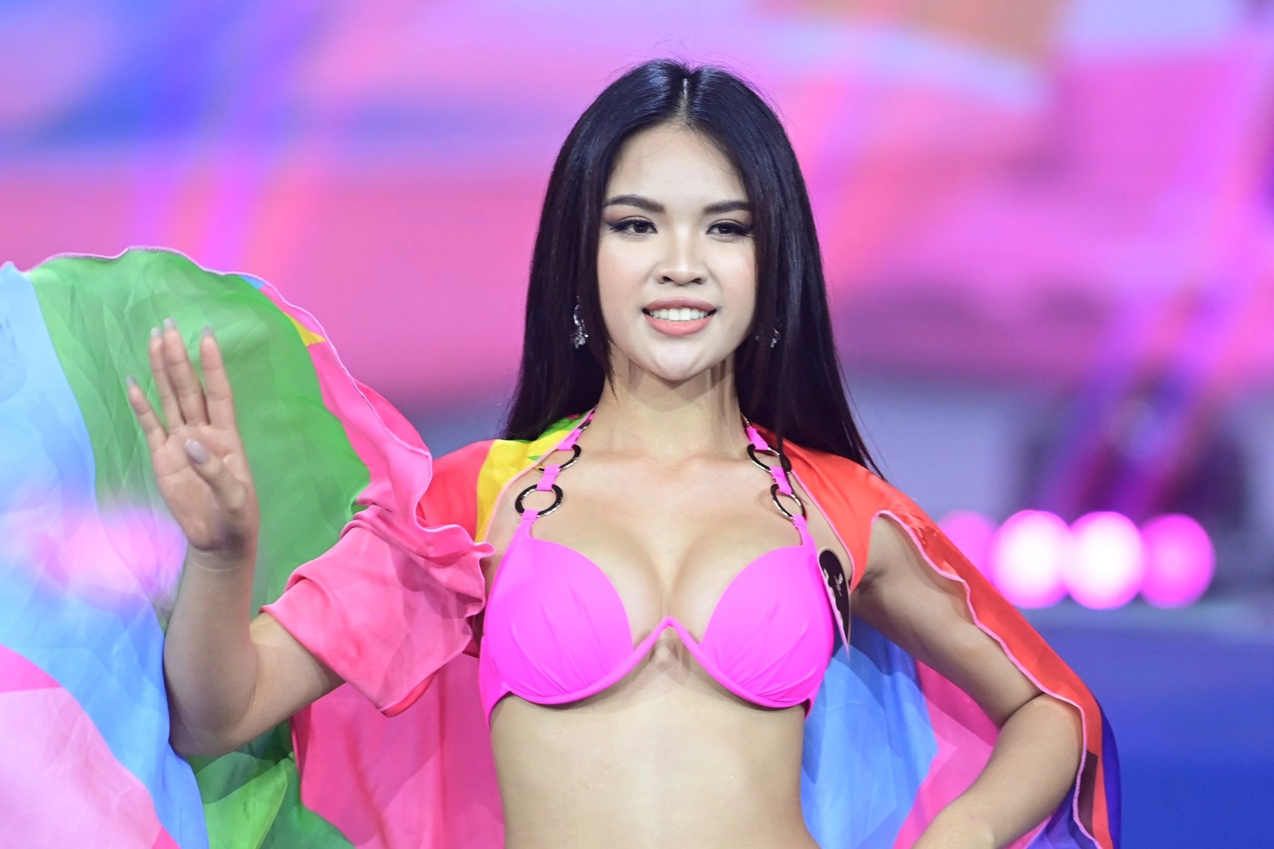 Thi sinh Hoa hau cac Dan toc Viet Nam 2022 trinh dien ao tam hinh anh