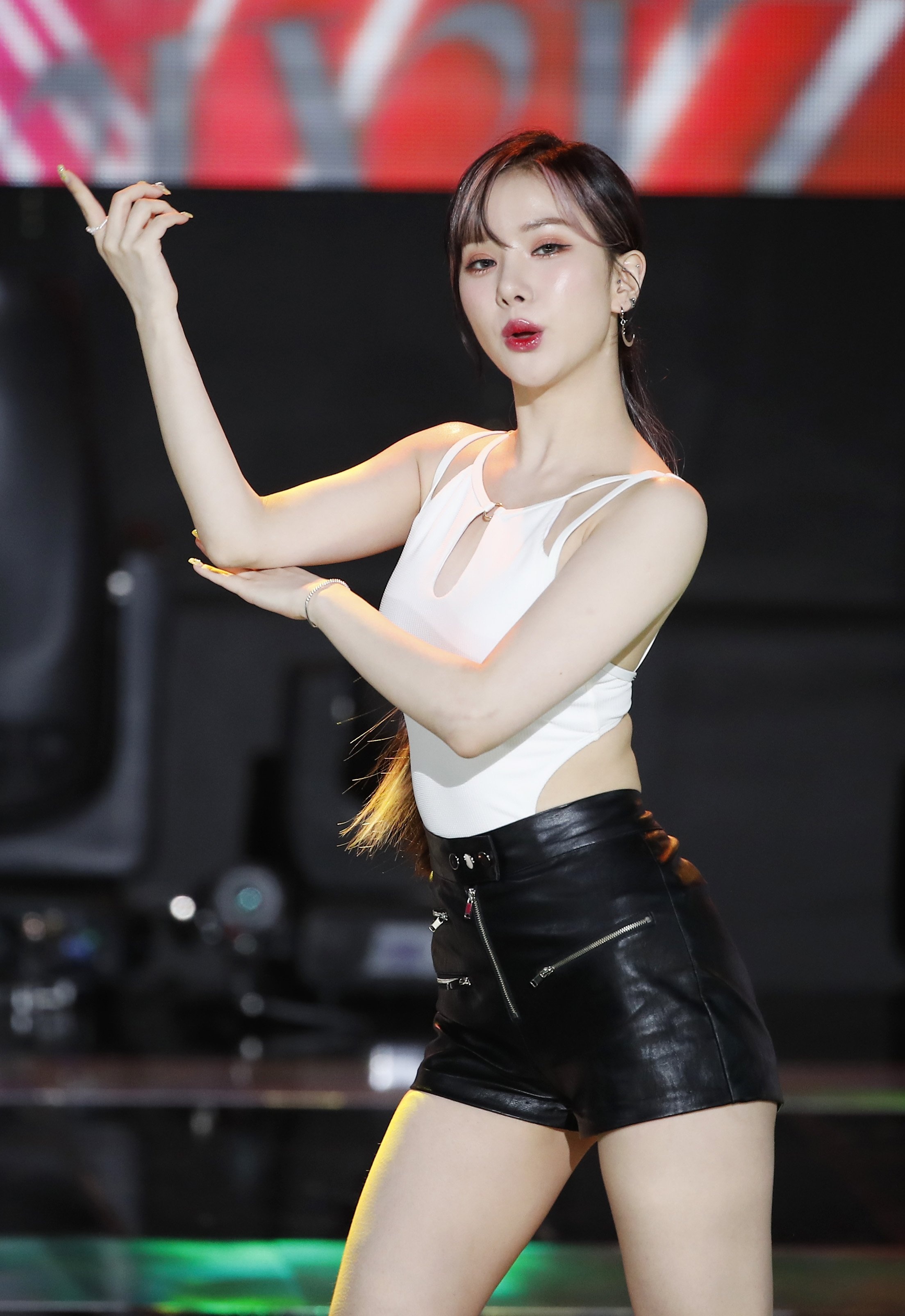 Eunha mac ao giong noi y anh 10