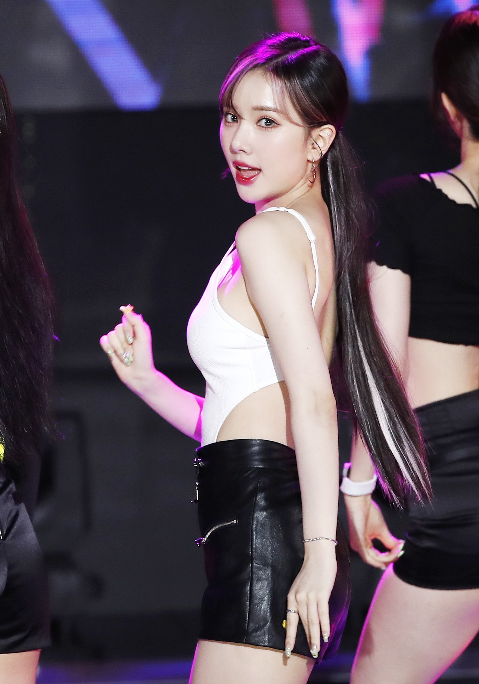 Eunha mac ao giong noi y anh 11