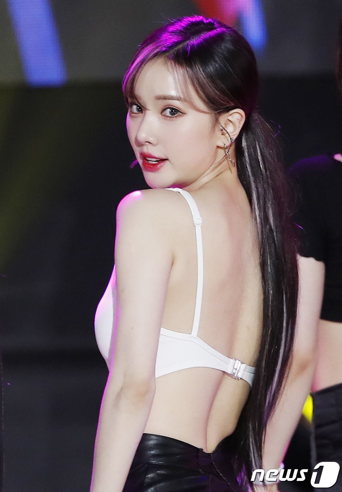 Eunha mac ao giong noi y anh 4