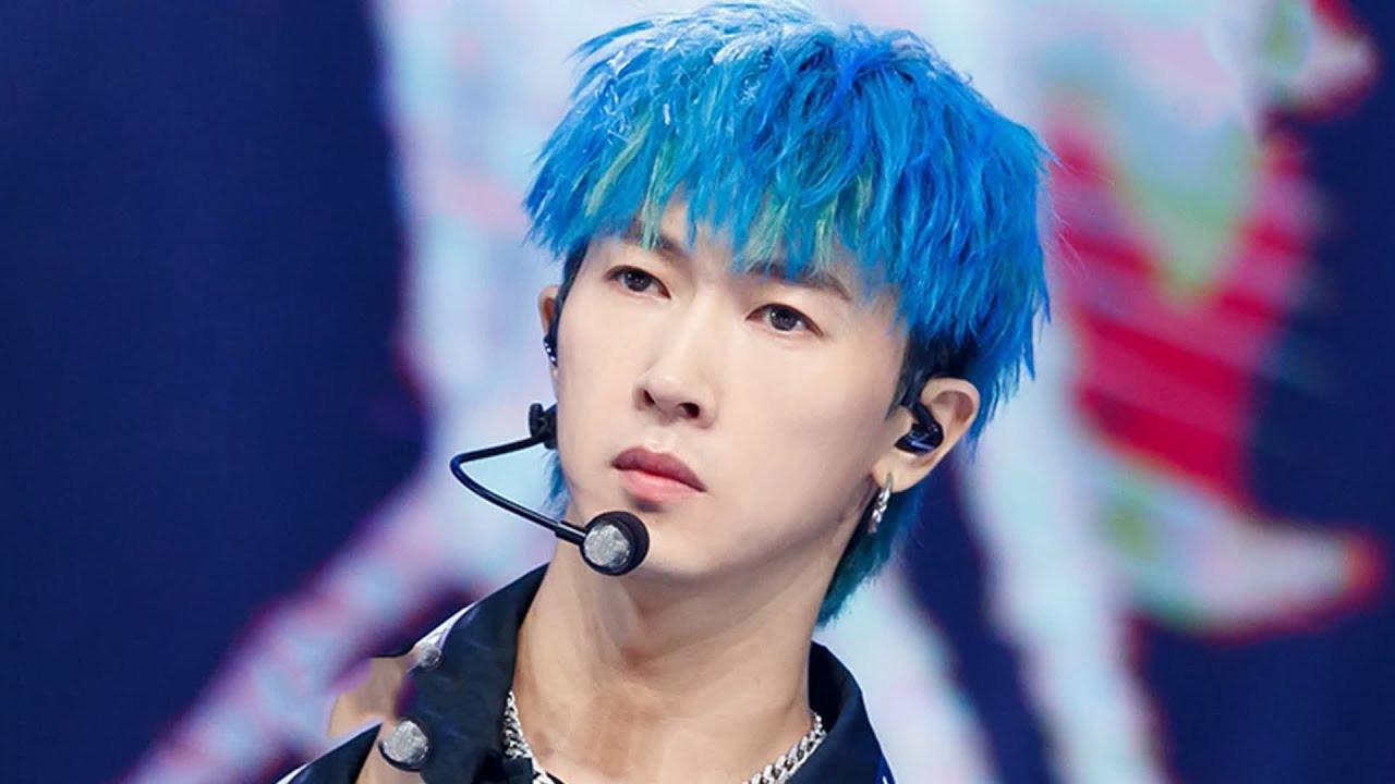 Jang Woo Hyuk hanh hung nhan vien anh 1