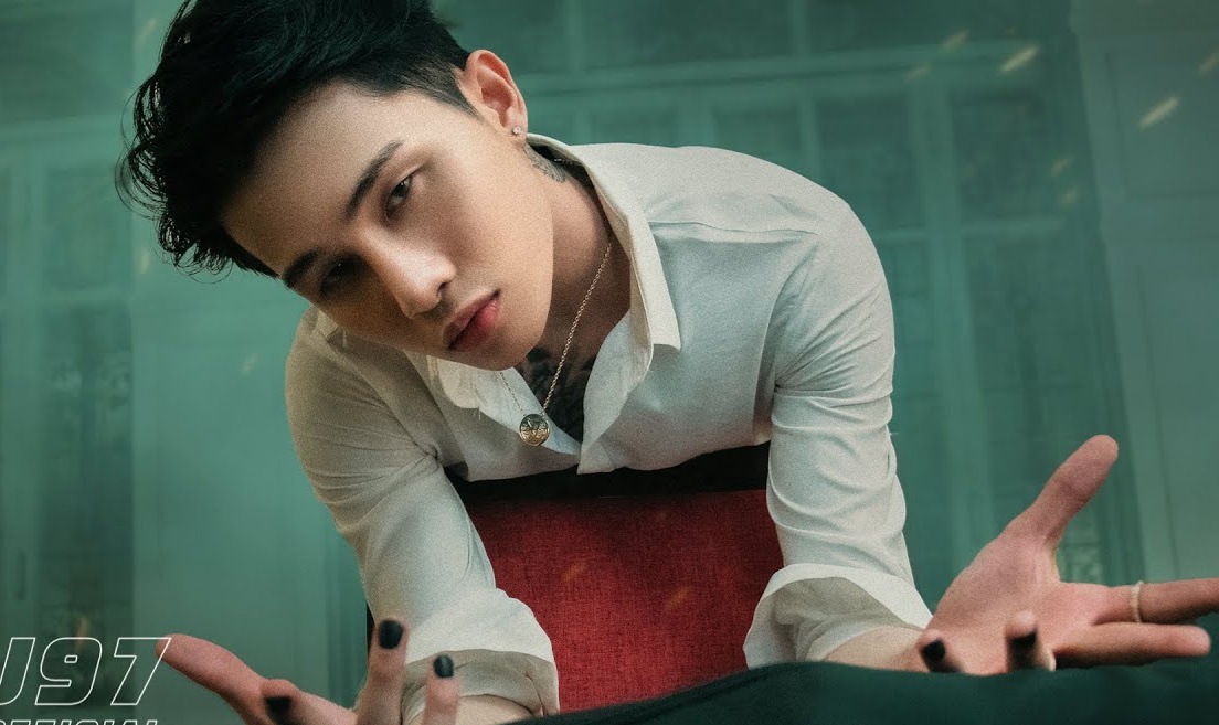 Ca si Viet lien tuc bi chi trich vi MV phan cam, dao nhai hinh anh