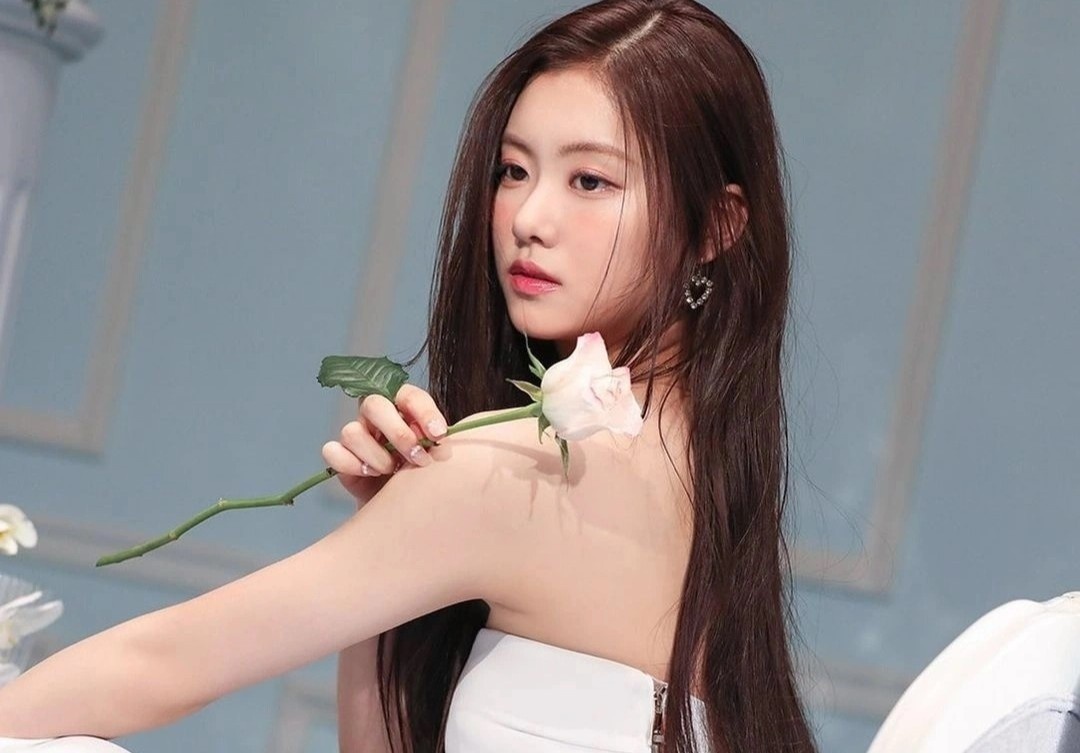 Tinh hinh nu ca si 17 tuoi sau khi bi duoi khoi nhom nhac hinh anh