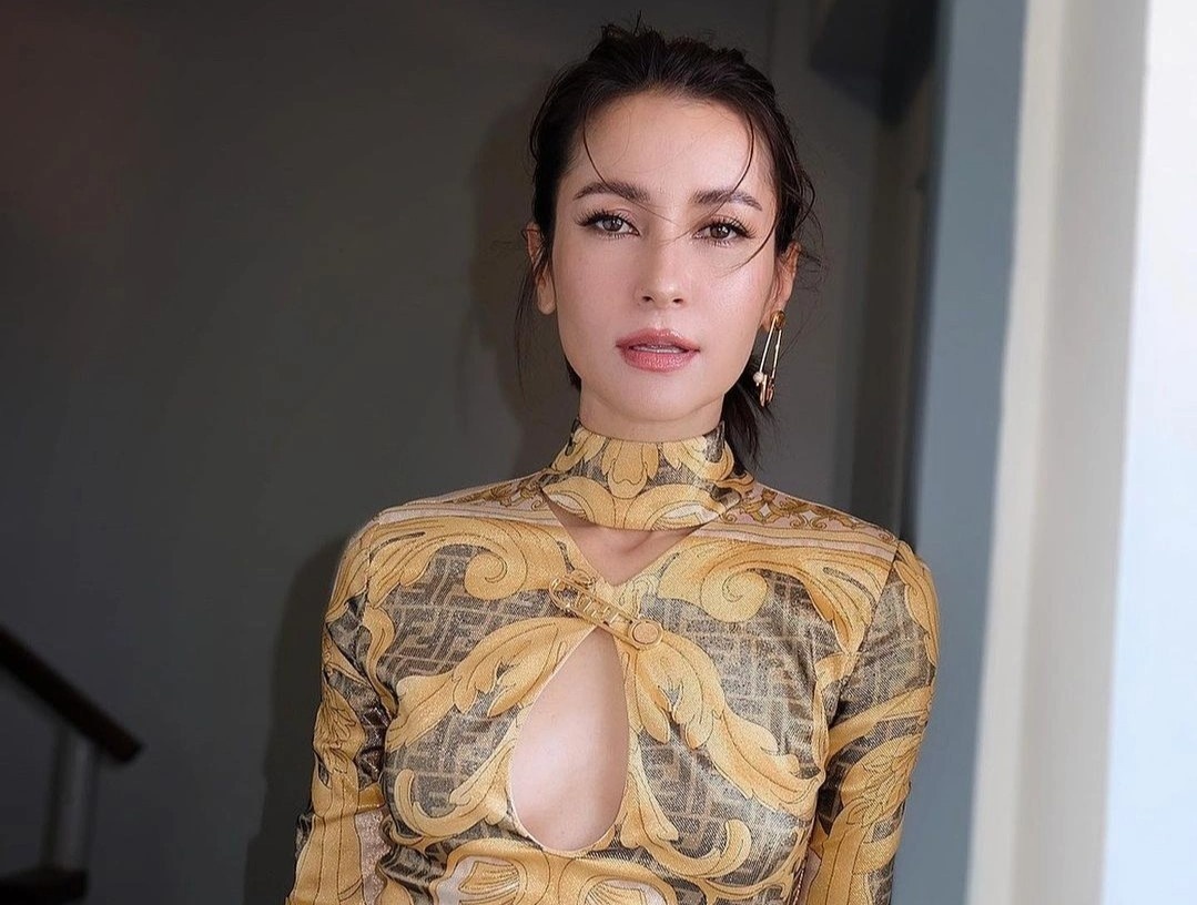 Ngoi sao Thai Lan bi tro ly trom tien mat va nhieu nu trang hinh anh