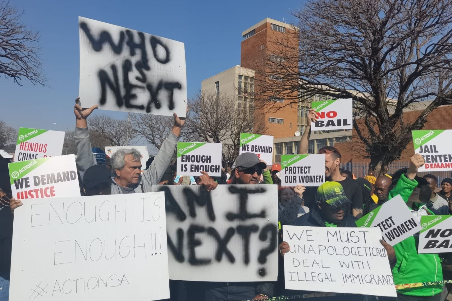 hiep dam 8 nguoi mau o nam phi anh 2