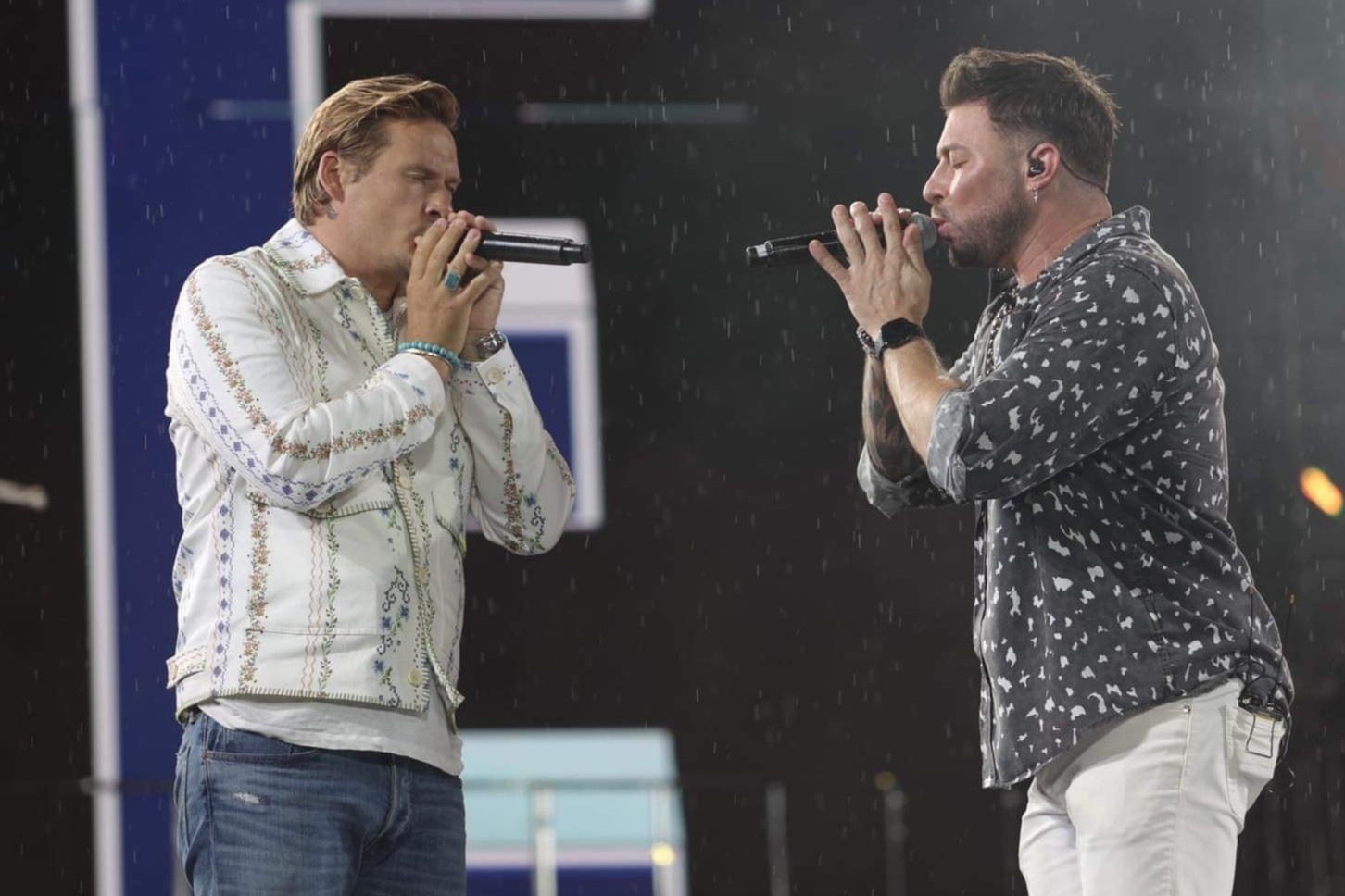 Hang nghin khan gia Viet dung duoi mua xem 911, Blue bieu dien hinh anh