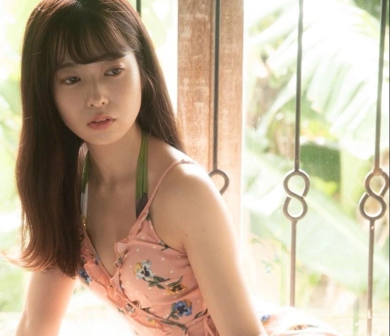 Ngoi sao Nhat Ban chim trong nhung be boi doi tu hinh anh