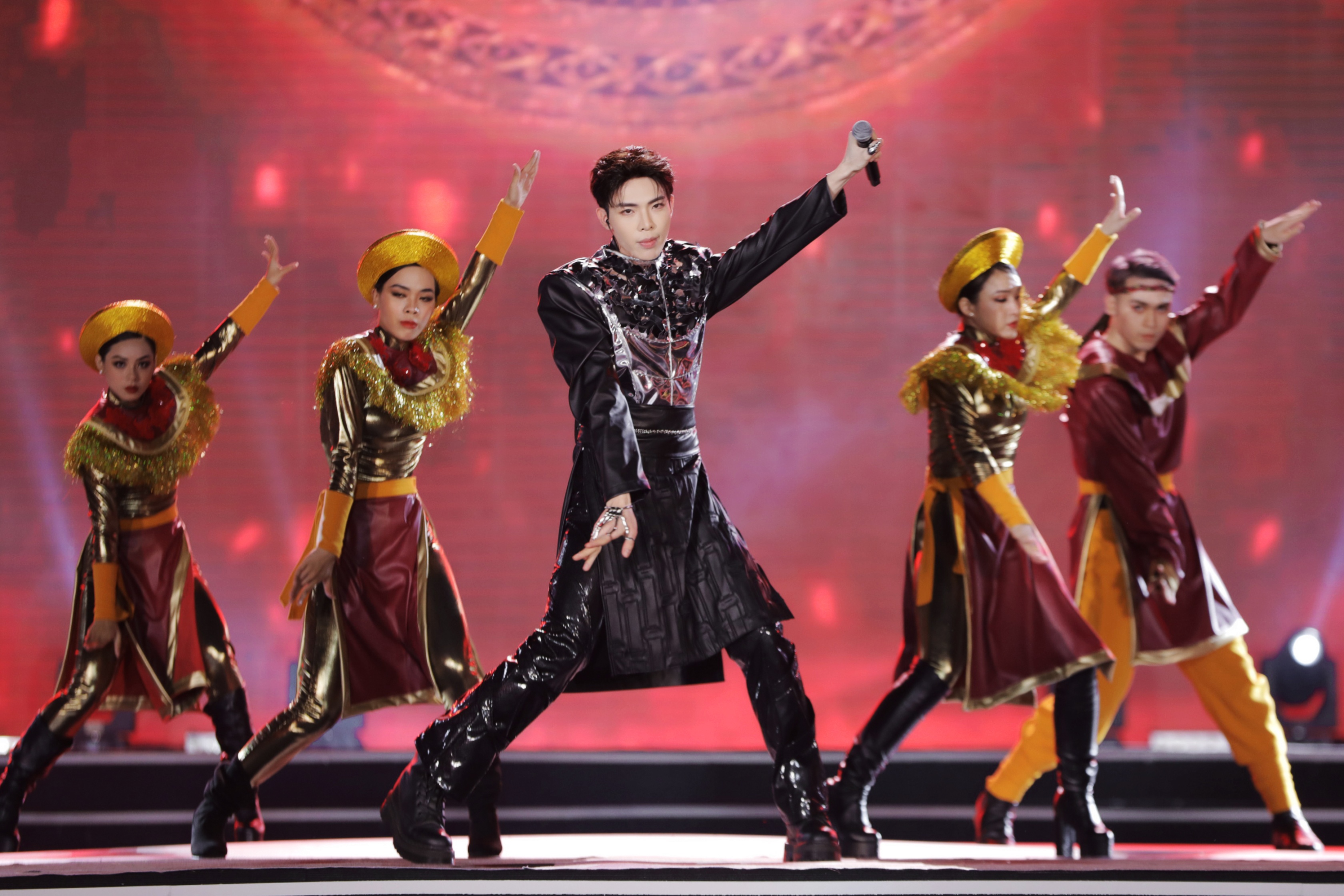 chung ket Hoa hau The gioi Viet Nam anh 6