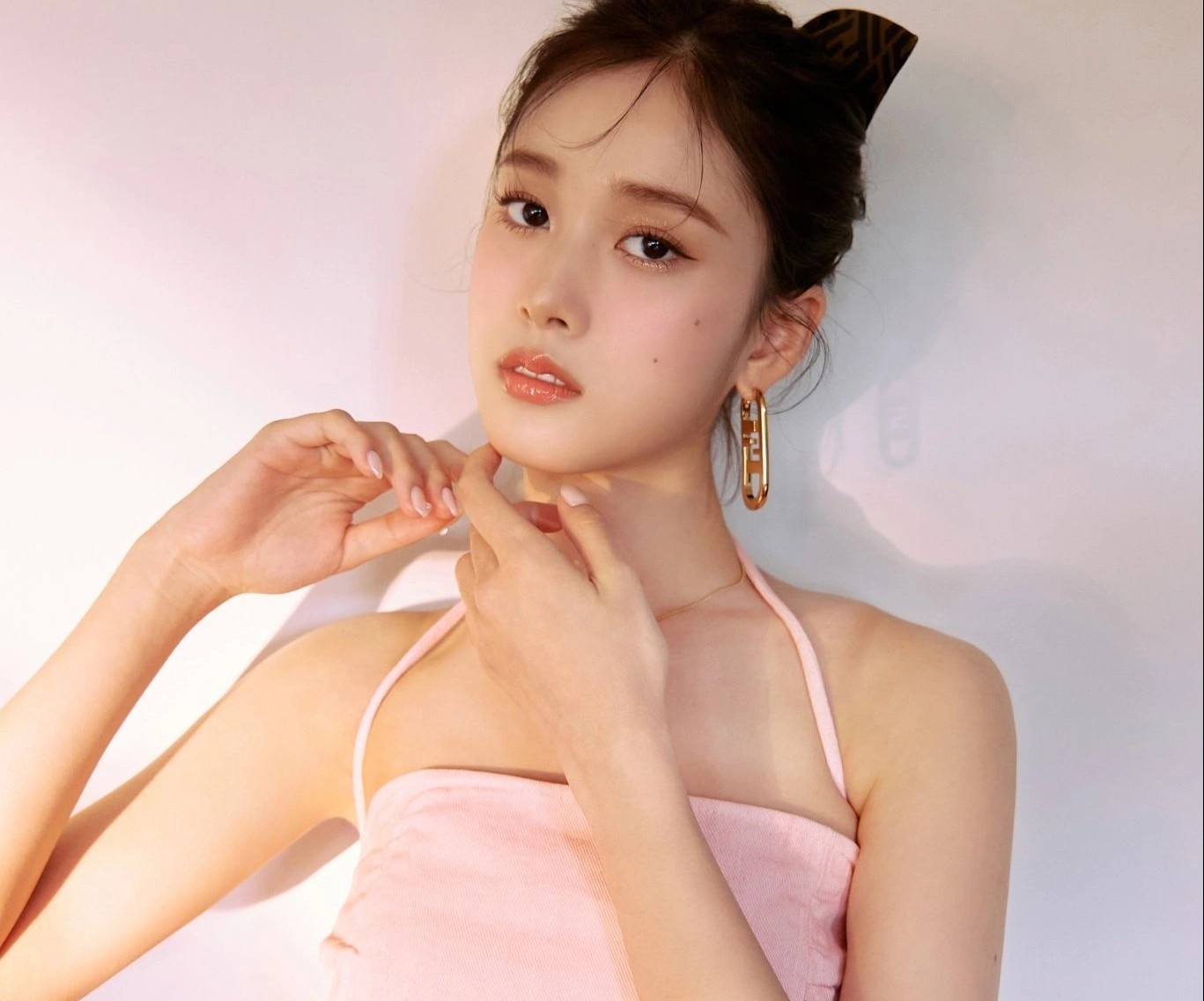 Het tien, nhieu nhom nhac o Kpop tan ra hinh anh