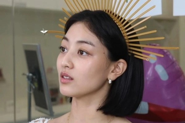 Mat moc gay chu y cua truong nhom TWICE hinh anh